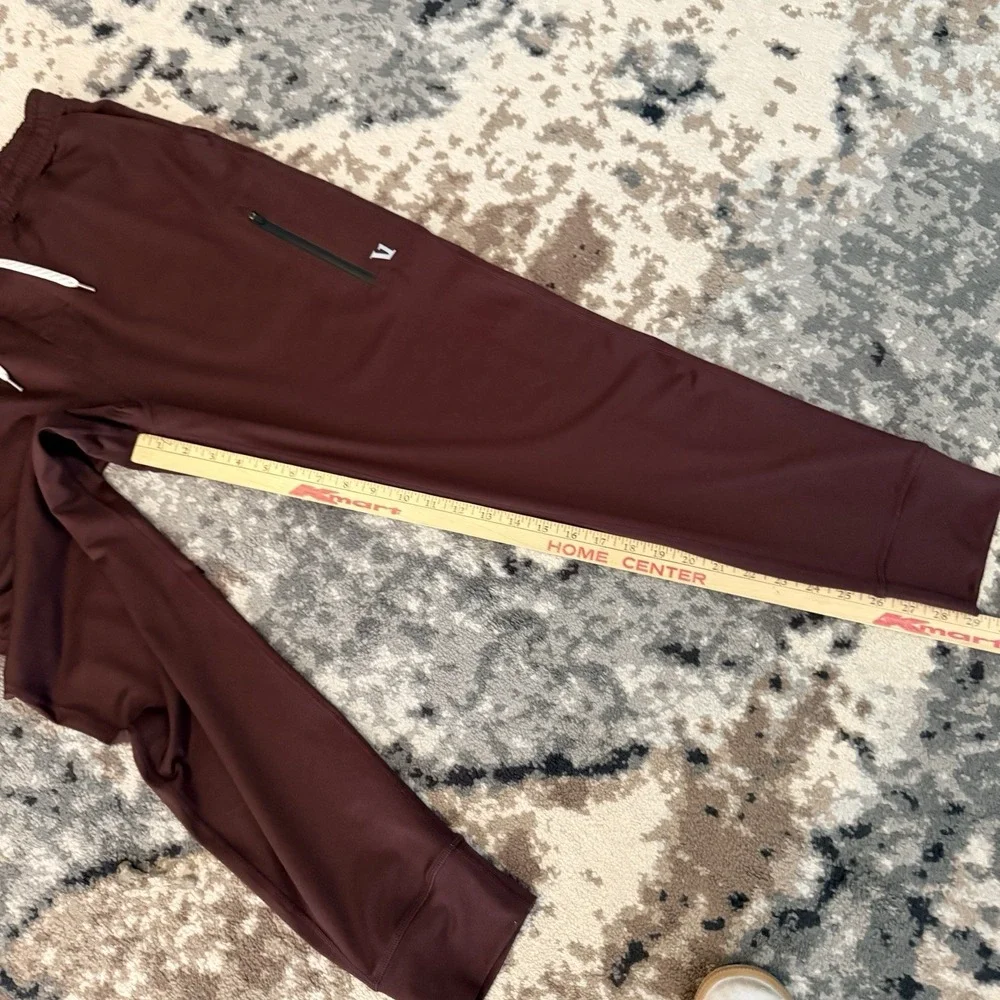 Vuori Sunday Performance Jogger Mens Medium Clove Zip Pockets Athletic Pants